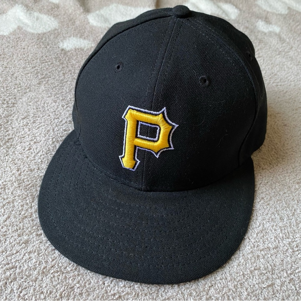 Pittsburgh Pirates black New Era 59Fifty 7.25 hat